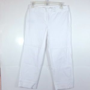 White quarter ankle trousers size 2 for women.